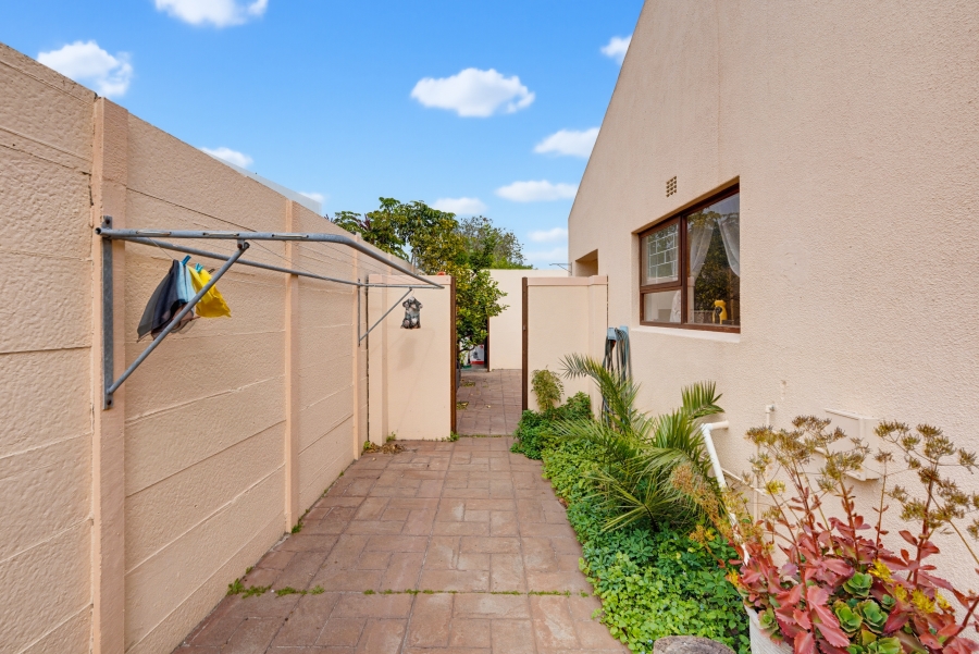 3 Bedroom Property for Sale in Edgemead Western Cape